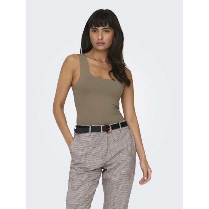 Only ONLEA S/L 2-WAYS FIT TOP JRS NOOS Walnut | Freewear ONLEA S/L 2-WAYS FIT TOP JRS NOOS - www.freewear.nl - Freewear