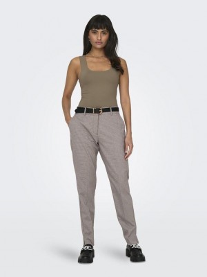 Only ONLEA S/L 2-WAYS FIT TOP JRS NOOS Walnut | Freewear ONLEA S/L 2-WAYS FIT TOP JRS NOOS - www.freewear.nl - Freewear