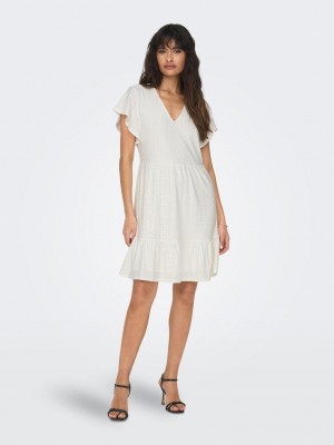 Only ONLSANDRA S/S V-NECK DRESS JRS Cloud Dancer | Freewear ONLSANDRA S/S V-NECK DRESS JRS - www.freewear.nl - Freewear