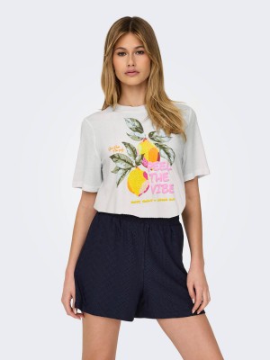 Only ONLBLINIS LIFE S/S FRUIT TOP BOX JR: Cloud Dancer/Peel | Freewear ONLBLINIS LIFE S/S FRUIT TOP BOX JR: - www.freewear.nl - Freewear
