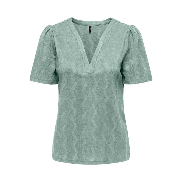 Only ONLDIA S/S V-NECK PLEAT TOP CS JRS Jadeite | Freewear ONLDIA S/S V-NECK PLEAT TOP CS JRS - www.freewear.nl - Freewear