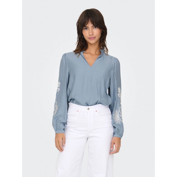 Only ONLNEW MALOU L/S TOP PTM Faded Denim/Cloud dancer emb | Freewear ONLNEW MALOU L/S TOP PTM - www.freewear.nl - Freewear