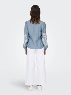 Only ONLNEW MALOU L/S TOP PTM Faded Denim/Cloud dancer emb | Freewear ONLNEW MALOU L/S TOP PTM - www.freewear.nl - Freewear