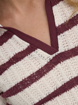 Only ONLHALIA S/S COLLAR TOP BOX JRS Cloud Dancer/Ruby wine | Freewear ONLHALIA S/S COLLAR TOP BOX JRS - www.freewear.nl - Freewear