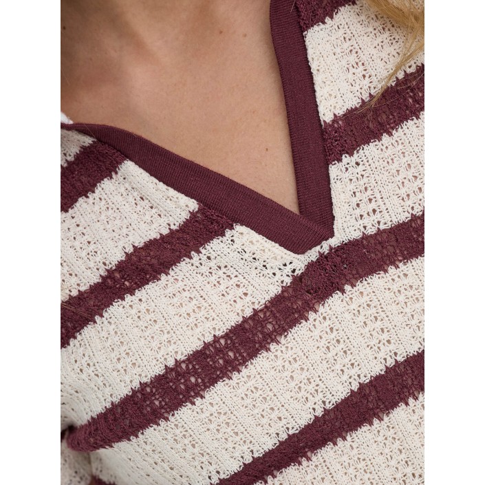 Only ONLHALIA S/S COLLAR TOP BOX JRS Cloud Dancer/Ruby wine | Freewear ONLHALIA S/S COLLAR TOP BOX JRS - www.freewear.nl - Freewear