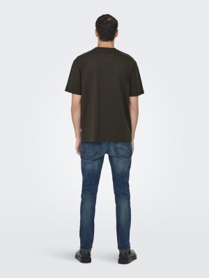 ONLY&SONS ONSFRED RLX SS TEE NOOS Mulch | Freewear ONSFRED RLX SS TEE NOOS - www.freewear.nl - Freewear