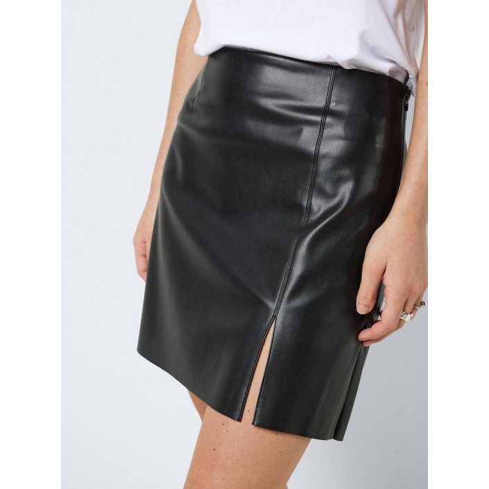 Noisy May NMCLARA PENNY PU HW SLIT SKIRT NOOS Black | Freewear NMCLARA PENNY PU HW SLIT SKIRT NOOS - www.freewear.nl - Freewear