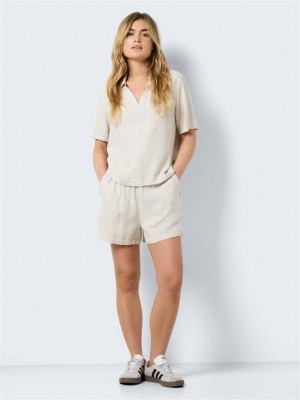 Noisy May NMLEILANI HW SHORTS WVN NOOS Natural | Freewear NMLEILANI HW SHORTS WVN NOOS - www.freewear.nl - Freewear
