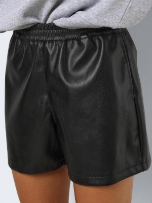 Noisy May NMANDY PU HW SHORTS WVN NOOS Black | Freewear NMANDY PU HW SHORTS WVN NOOS - www.freewear.nl - Freewear