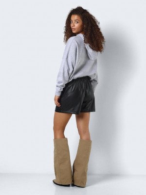 Noisy May NMANDY PU HW SHORTS WVN NOOS Black | Freewear NMANDY PU HW SHORTS WVN NOOS - www.freewear.nl - Freewear