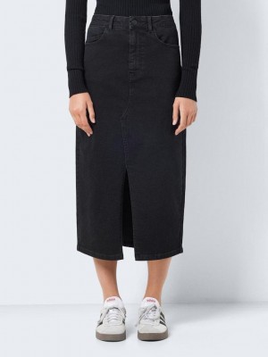 Noisy May NMKATH NW SLIT MIDI SKIRT VI478BL N: Black Denim | Freewear NMKATH NW SLIT MIDI SKIRT VI478BL N: - www.freewear.nl - Freewear
