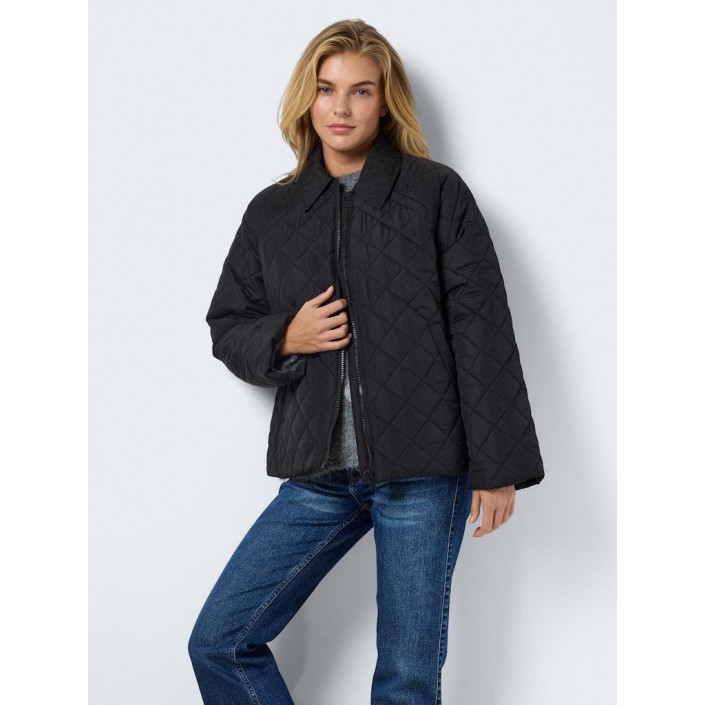 Noisy May NMGILLY QUILTED JACKET FWD DD Black/W/O NM LOGO | Freewear NMGILLY QUILTED JACKET FWD DD - www.freewear.nl - Freewear