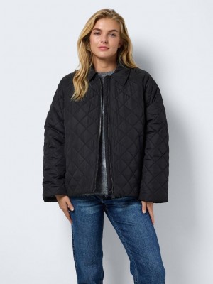 Noisy May NMGILLY QUILTED JACKET FWD DD Black/W/O NM LOGO | Freewear NMGILLY QUILTED JACKET FWD DD - www.freewear.nl - Freewear