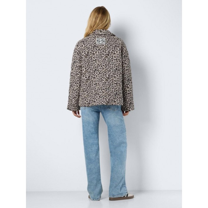 Noisy May NMGILLY QUILTED JACKET FWD DD Mocha Bisque/LEO | Freewear NMGILLY QUILTED JACKET FWD DD - www.freewear.nl - Freewear