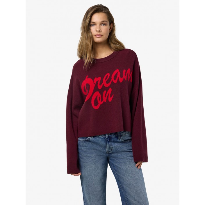 Noisy May NMSHYLA L/S O-NECK KNIT FWD DD Windsor Wine/RACING RED DREAM ON | Freewear NMSHYLA L/S O-NECK KNIT FWD DD - www.freewear.nl - Freewear