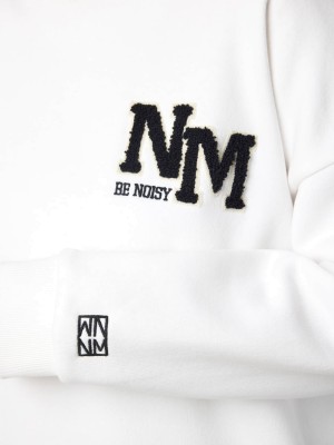Noisy May NMBELIEVE L/S O-NECK SWEAT JRS Cloud Dancer/BLACK EMB | Freewear NMBELIEVE L/S O-NECK SWEAT JRS - www.freewear.nl - Freewear