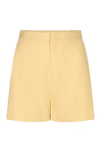 Lofty Manner Short Chelsey butter yellow