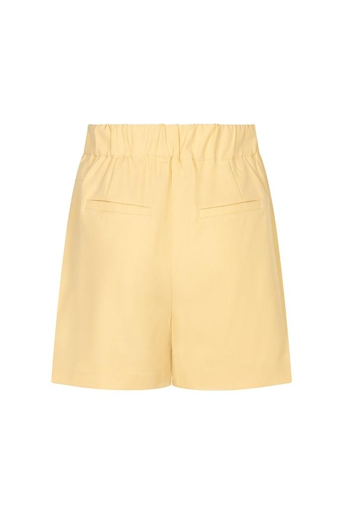 Lofty Manner Short Chelsey butter yellow