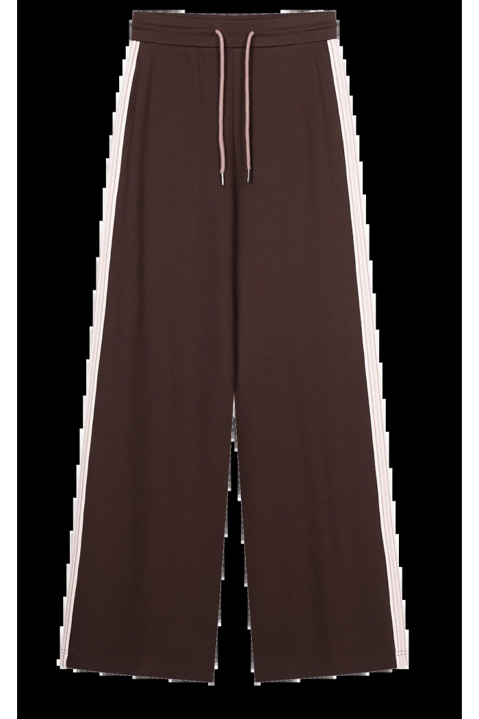 Phebe Viv Broek bies brown
