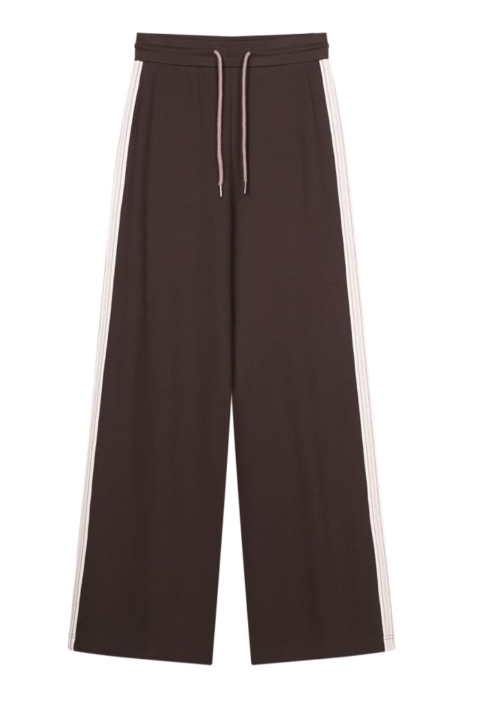 Phebe Viv Broek bies brown