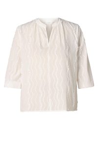 Yest Kelis off white