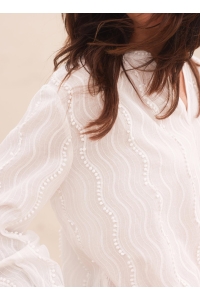 Yest Kelis off white