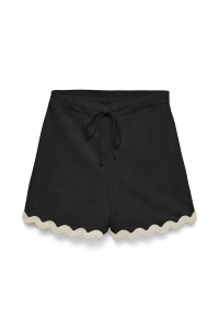 Vero Moda VMJENNA M/W SHORTS WVN BTQ GA black/birch scallop edges