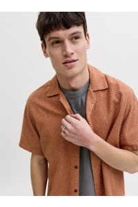 Jack and Jones JPRBLUWINSON PRINT DOBBY S/S SHIRT : amber brown/relaxfit