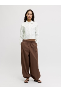 Jack and Jones JXNOVA BRODERIE CROPPED LS SHIRT WV: blanc de blanc