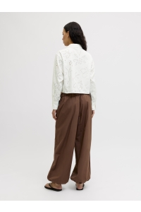 Jack and Jones JXNOVA BRODERIE CROPPED LS SHIRT WV: blanc de blanc