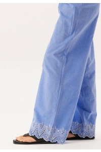 Carmakoma CARPAULA TULUM EMB PULL-UP PANT WVN blue bonnet/bright white emb