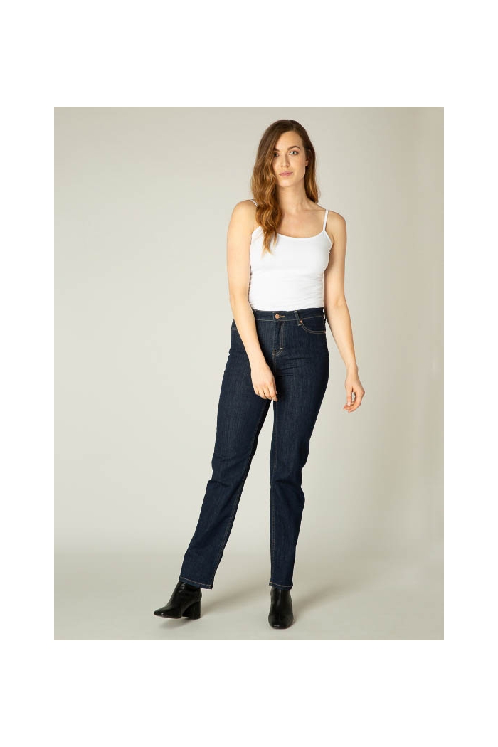 Base Level Yoshji Top white