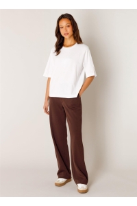 Base Level Noa white